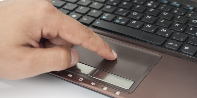 UsingTouchpadShutterstock-640x320